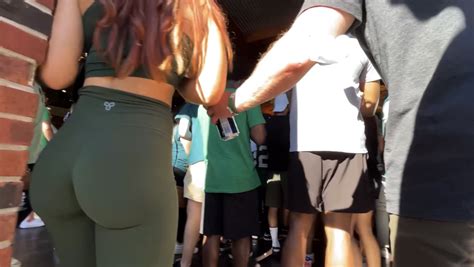 Sexy Phat Ass In Green Leggings Not Oc Spandex Leggings Yoga Pants Forum