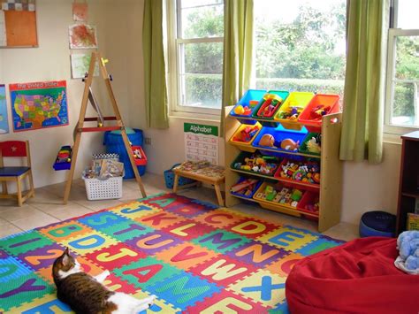 Decora O Montessoriana Pesquisa Google Preschool Rooms Preschool