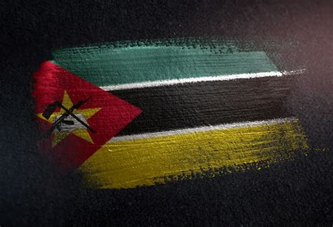 Bandeira de moçambique feita de tinta de pincel metálico na parede