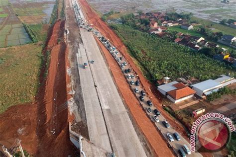 Arus Mudik Di Tol Fungsional Batang Semarang Padat Lancar Antara News