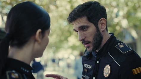 Auscaps Isak F Rriz Nude In Burning Body Two Rosas