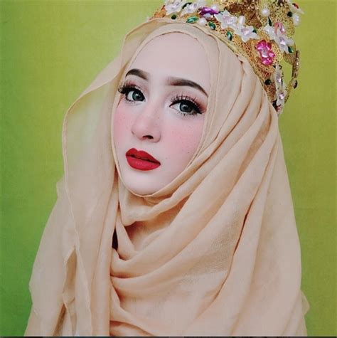 Ngất ngây vì nàng hot girl hồi giáo quá xinh đẹp Saira Wongsuwan