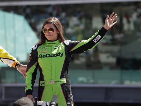 Danica Patrick crashes out of final race at Indianapolis 500 | MPR News