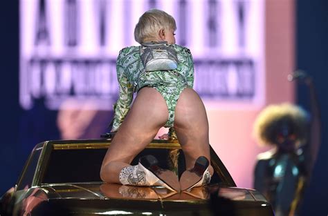 Miley Cyrus Mileycyrus Nude Leaks Onlyfans Photo Thefappening