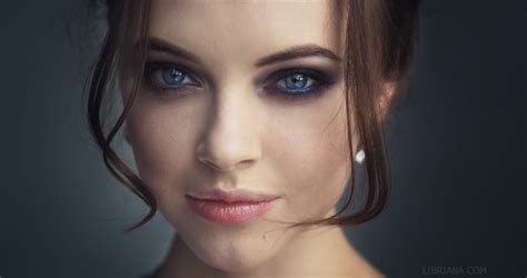 Blue Eyes Libriana Smoky Eyes Brunette Closeup Face Polina