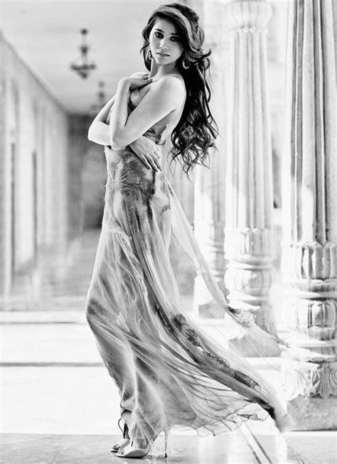 Salma Agha Hot Lasopaomaha