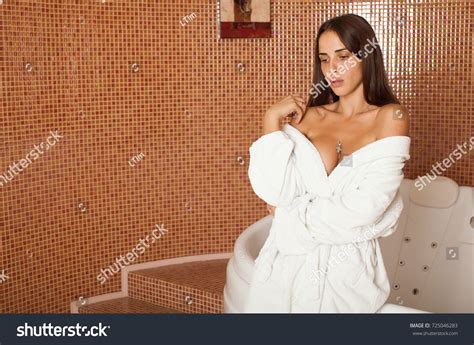 Sexy Beautiful Brunette Girl Bath Room Stock Photo 725046283 Shutterstock