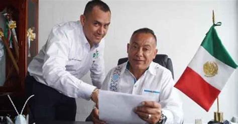 La primera pareja gay que está al frente de un municipio Areópago