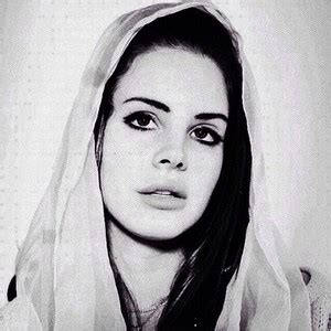 Lana Del Rey laughing adorably,gif ♥ - Lana Del Rey Photo (37524879 ...