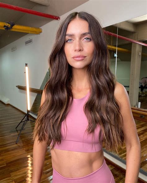 Zaira Nara Senza Veli In Brasile Le FOTO Hot Mandano In Tilt I Social