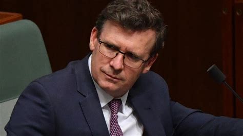 Teenagers Sending Unsolicited Nude Photos Risk Years In Jail Police Warn News Au