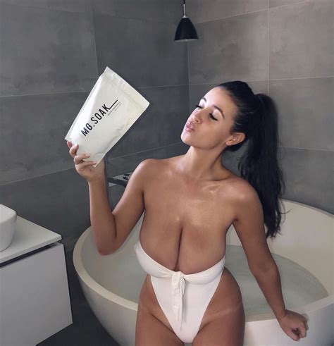 Darcy Buchan Porn Pic