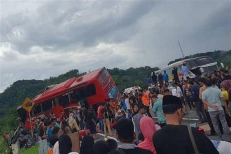 Kronologi Kecelakaan Maut Bus Vs Truk Di Tol Pandaan Malang