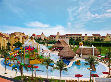 10 Hoteles en Cancún con Parque Acuático para Niños