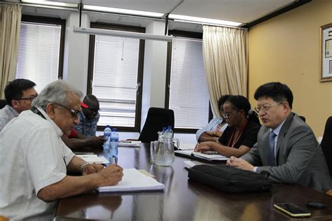 Consul General Tang Zhongdong Meets With Technical Team Officials Of