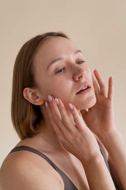 Linda mulher de lingerie Foto Grátis