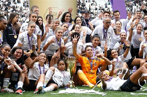 Futebol feminino do Corinthians alcança recorde histórico