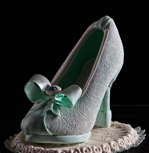 Pretty Lace Slipper How Gorgeous Is This Cake Shoe Cakes Lace