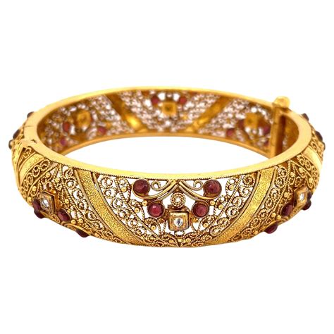 Vintage 22 Karat Yellow Gold Bangle Bracelet At 1stdibs