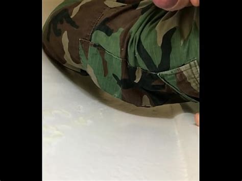 paja rápida en baño público XVIDEOS