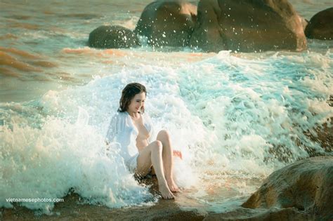 Ng I P Bikini N Ng B Ng B I Bi N Vietnamese Photos Nh Ng I P Sexy Nh Ng I P