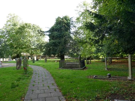 The Churchyard Ewerby © Jonathan Thacker Cc By Sa20 Geograph