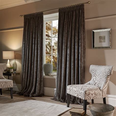 Бархатные шторы в современном интерьере (72 фото) - 72 фото