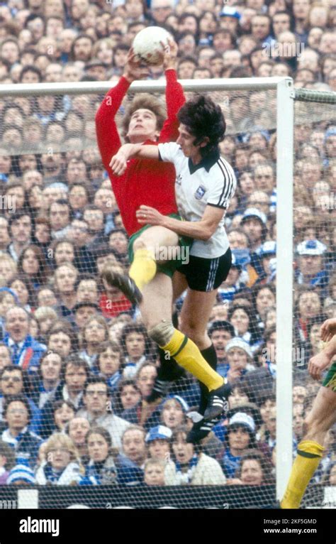 L R West Bromwich Albion Goalkeeper Tony Godden Catches The Ball