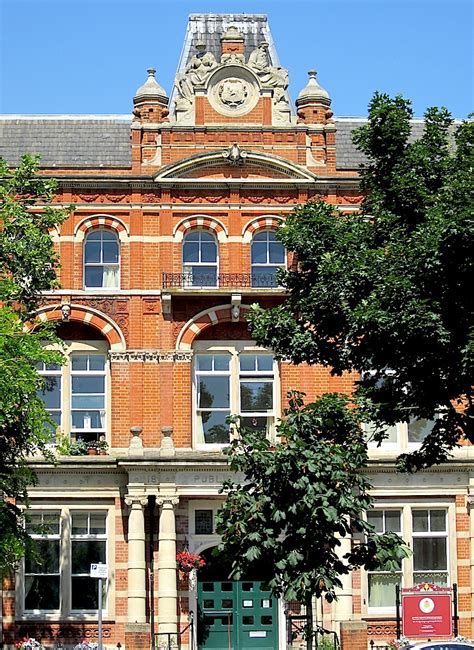 Buddhists In The Library On Spa Road Beside Bermondsey Sp Flickr