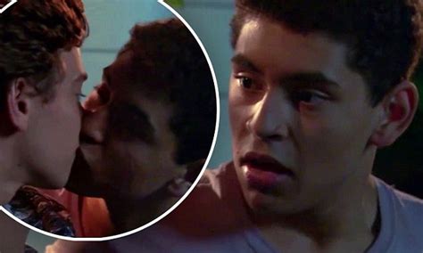 Home And Away S Ty And Ryder Share A Same Sex Kiss On The Soap Daily Mail Online