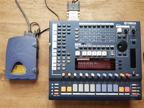 SU700 - Yamaha SU700 - Audiofanzine