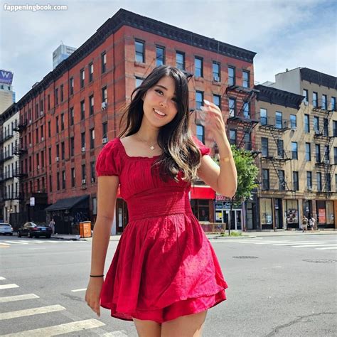 ExtraEmily Extremly Cute Extra Emilay Extraemilyy Nude OnlyFans Leaks The Fappening