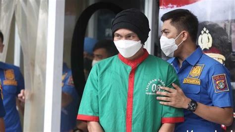 6 Potret Anji Pakai Baju Tahanan Terancam Maksimal Hukuman 12 Tahun Penjara Hot Liputan6