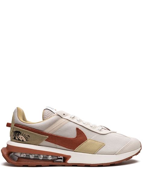 Nike Air Max Pre Day Se Sneakers In Nude Modesens