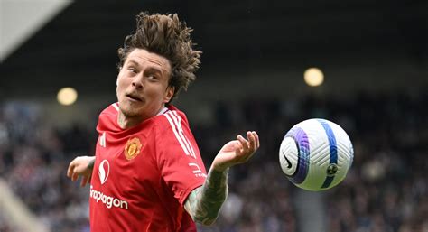 frygteligt victor lindelof hastede vaek fra kamp