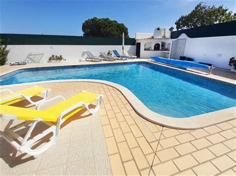 Moradia T8 Piscina Estacionamento Terreno 2 930 M2 Anexo T2 Praia