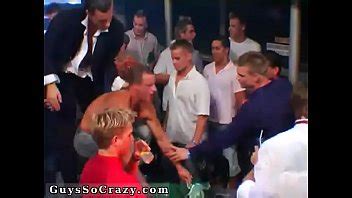 Gruppo Ragazzi Gay Sesso Caldo Ora Prima Volta Circa Un Centinaio Di Persone Solo Xvideos