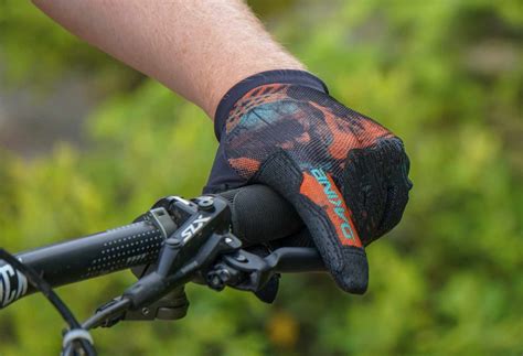 buyers guide    mountain bike gloves