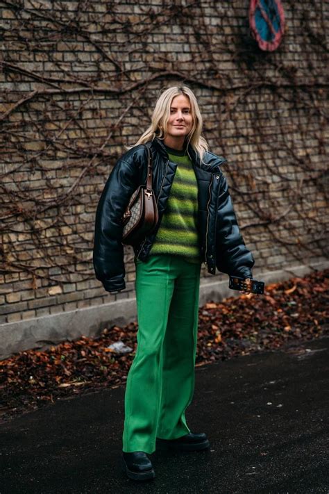 Модные брюки весна-лето 2025: сто фото женских новинок