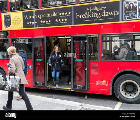 Passengers Getting Off A London Bus Stock Photo 55889418 Alamy
