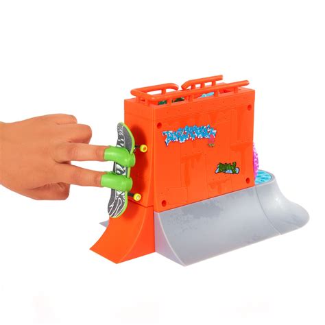 Hot Wheels Skate Drop In Skate Set Case Of