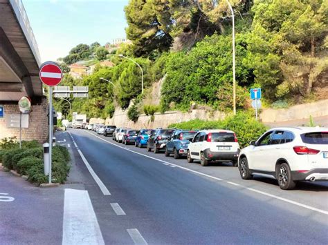 San Lorenzo Al Mare Violento Scontro Tra Due Auto Sull Aurelia Due