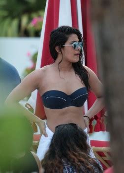 SWIMWEAR Priyanka Chopra In A Bikini At Her Hotel Pool In Miami ADDS Phun Org Forum
