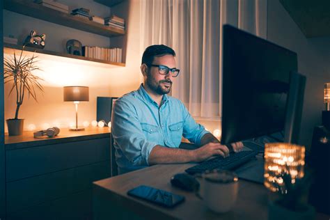 Trabalho Com Computador - Trabalho remoto ou Home office: no Brasil já são 8,4 milhões ...