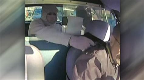 Would Be Robber Tries Holding Up Cab As Sheriffs Deputy Drives By