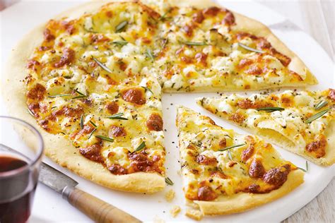 What Is Pizza Bianca? The White Pizza Guide You Need