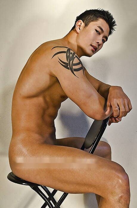 Asian Strong Bull Peter Le Posing Naked And Showing Nice Butt