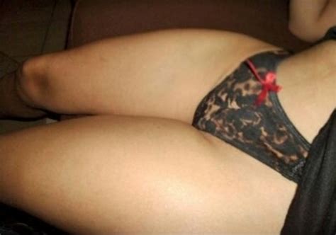 40άρα MiLf Ελληνίδα με πολύ γυμνασμένους γλουτούς και μηρούς