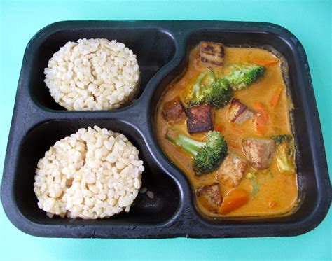 The Laziest Vegans In The World Veestro Vegan Frozen Dinners