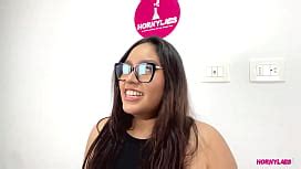 Pequeña latina juega con su coñito y se pone my cachonda Ivanna Díaz XNXX